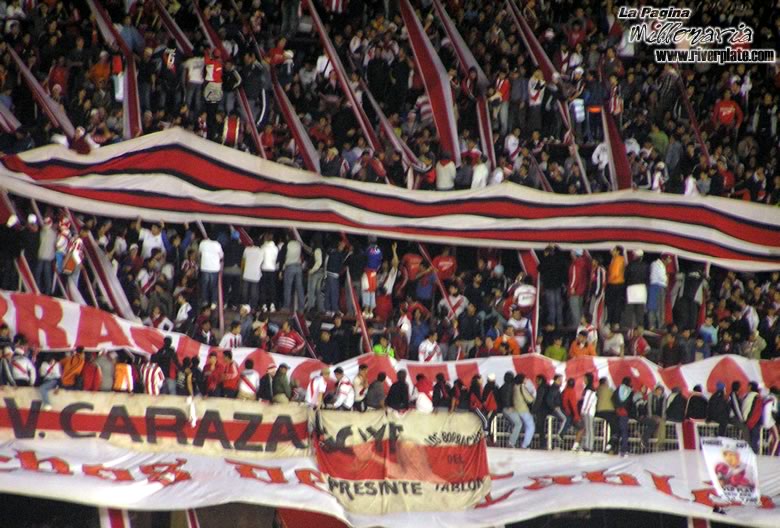 River Plate vs Liga Universitaria de Quito (LIB 2005) 23